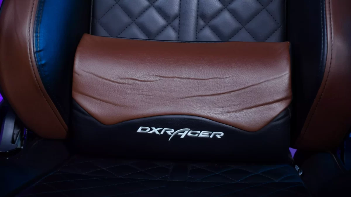 Подушка под поясницу у кресла DXRacer OH/DH73